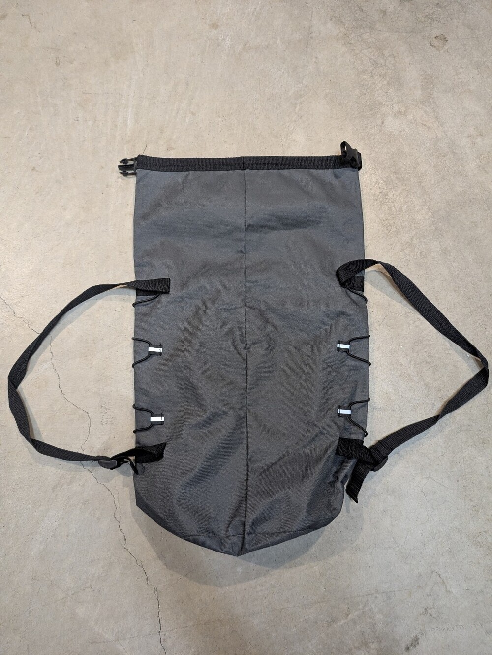 Dying Light Bad Blood Dry Bag Unbranded Gray Black Backpack - Picture 3 of 3